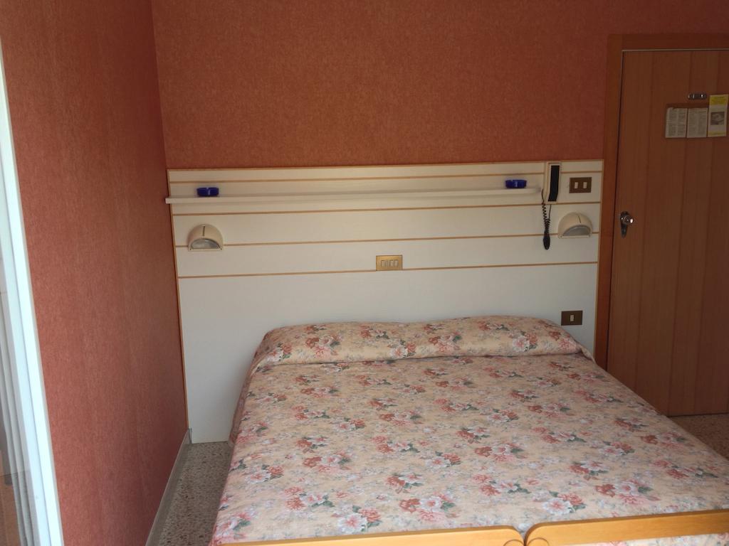 Hotel Emma Nord Rimini Pokoj fotografie